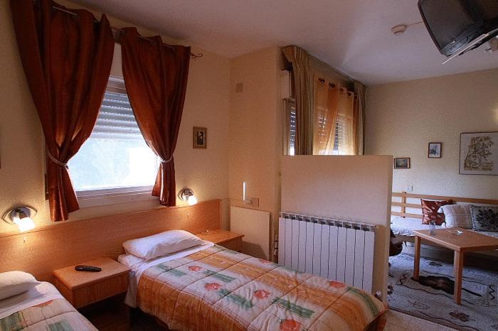 Safed Inn Dış mekan fotoğraf